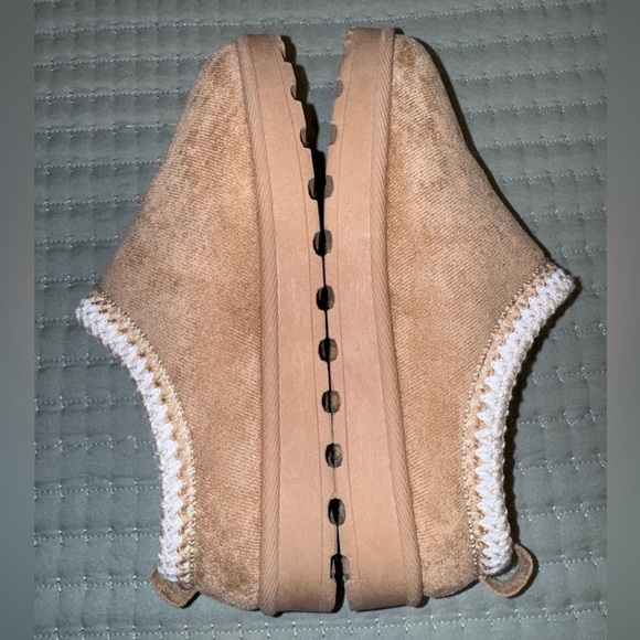 Olivia & Kate Slip-On Shoes. Super soft. Worn once!  Size women’s 8.5 - Picture 8 of 10